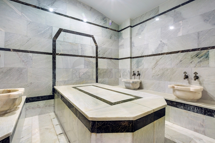 Пентхаус 2+1 с просторной террасой и видом на горы