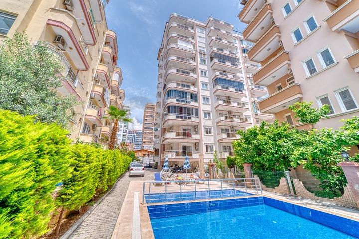 Пентхаус 2+1 с просторной террасой и видом на горы