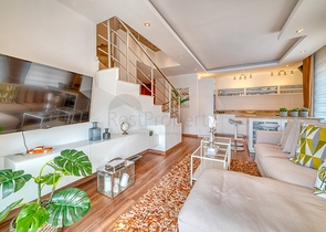 Пентхаус 2+1 с просторной террасой и видом на горы