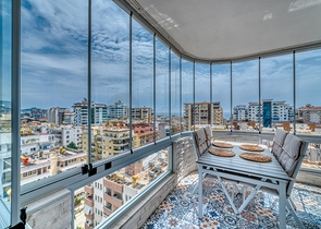 Пентхаус 2+1 с просторной террасой и видом на горы