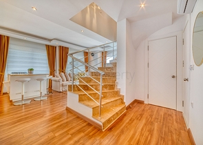 Пентхаус 2+1 с просторной террасой и видом на горы