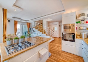 Пентхаус 2+1 с просторной террасой и видом на горы