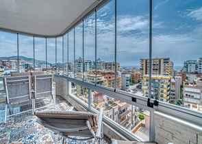 Пентхаус 2+1 с просторной террасой и видом на горы