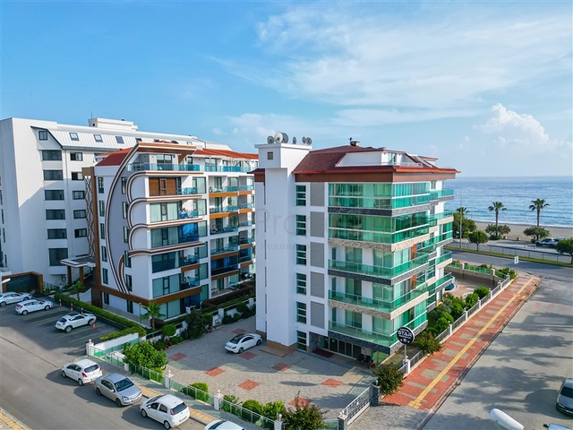 Квартира 2+1 на первой линии в Кестель 