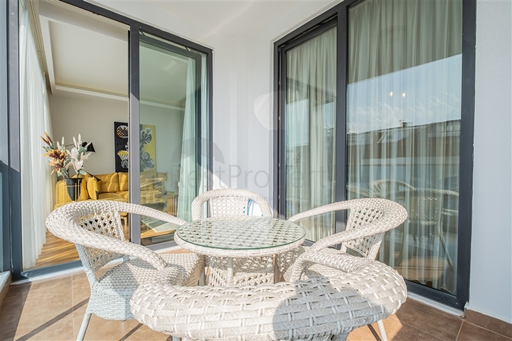 Квартира 2+1 на первой линии в Кестель 