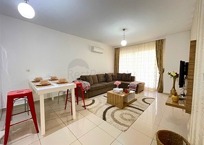 Просторная квартира 1+1 в комплексе со всей инфраструктурой у моря в Махмутлар