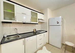 Просторная квартира 1+1 в комплексе со всей инфраструктурой у моря в Махмутлар