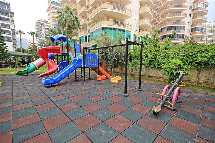 Просторная квартира 2+1 от собственника в 100 метрах от моря в районе Махмутлар  