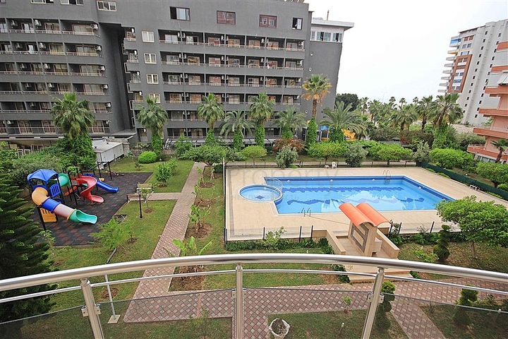 Просторная квартира 2+1 от собственника в 100 метрах от моря в районе Махмутлар  