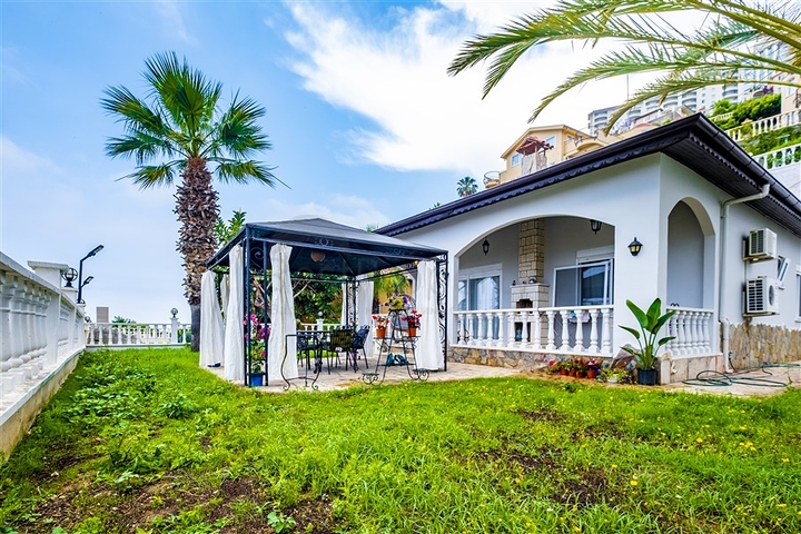 Вилла с потрясающим видом в районе Каргыджак