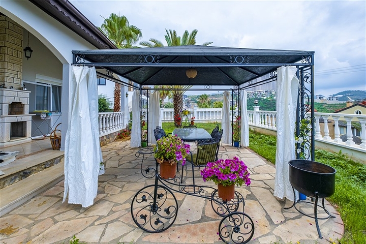 Вилла с потрясающим видом в районе Каргыджак