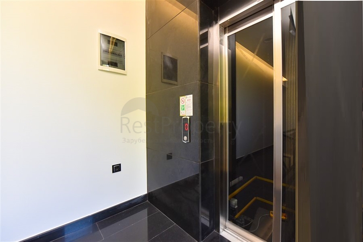 Вилла 4+2 с бассейном и видом на Средиземное море