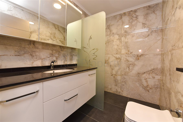 Вилла 4+2 с бассейном и видом на Средиземное море