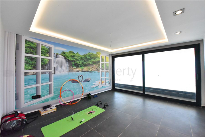 Вилла 4+2 с бассейном и видом на Средиземное море