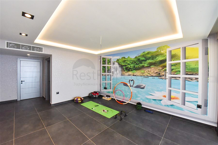 Вилла 4+2 с бассейном и видом на Средиземное море