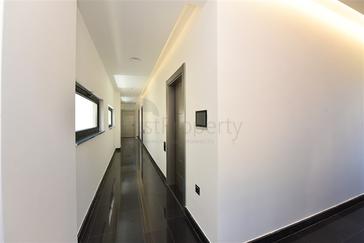 Вилла 4+2 с бассейном и видом на Средиземное море