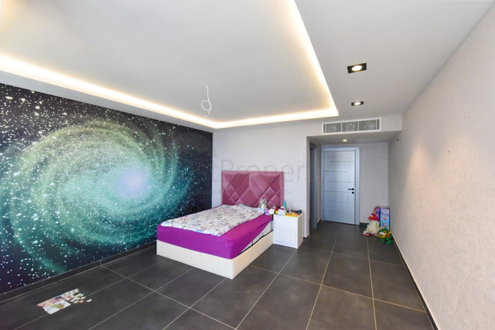 Вилла 4+2 с бассейном и видом на Средиземное море