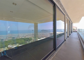 Вилла 4+2 с бассейном и видом на Средиземное море