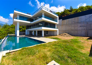 Вилла 4+2 с бассейном и видом на Средиземное море