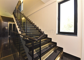 Вилла 4+2 с бассейном и видом на Средиземное море