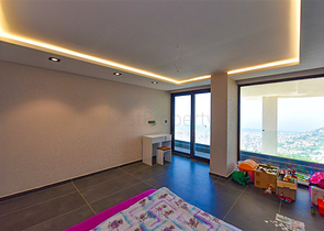 Вилла 4+2 с бассейном и видом на Средиземное море