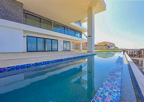 Вилла 4+2 с бассейном и видом на Средиземное море