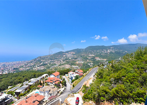 Вилла 4+2 с бассейном и видом на Средиземное море