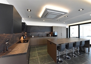 Вилла 4+2 с бассейном и видом на Средиземное море