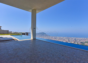 Вилла 4+2 с бассейном и видом на Средиземное море