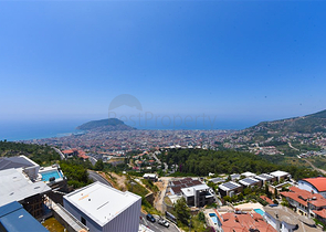 Вилла 4+2 с бассейном и видом на Средиземное море