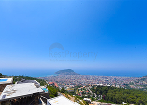 Вилла 4+2 с бассейном и видом на Средиземное море