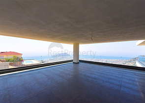 Вилла 4+2 с бассейном и видом на Средиземное море