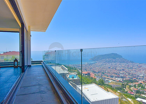 Вилла 4+2 с бассейном и видом на Средиземное море