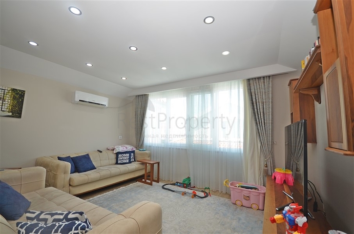 Просторный пентхаус для большой семьи на берегу Средиземного моря