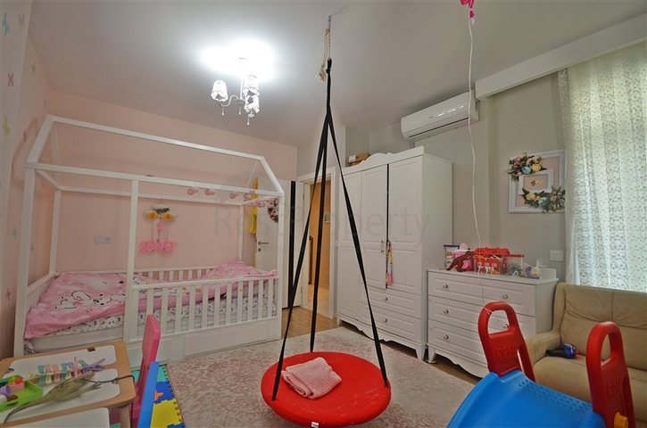 Просторный пентхаус для большой семьи на берегу Средиземного моря