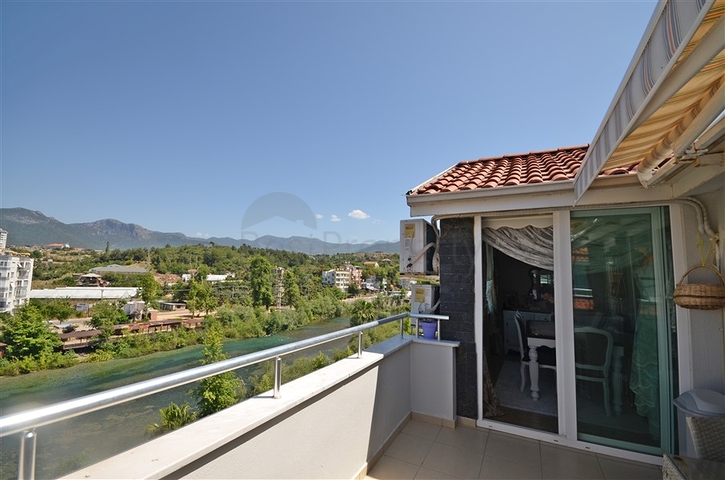 Просторный пентхаус для большой семьи на берегу Средиземного моря