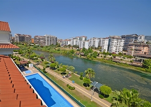 Просторный пентхаус для большой семьи на берегу Средиземного моря