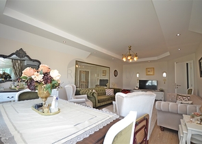 Просторный пентхаус для большой семьи на берегу Средиземного моря