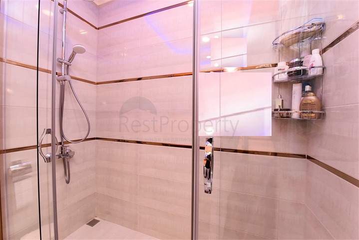 Просторный пентхаус 4+1 с видом на море в районе Махмутлар