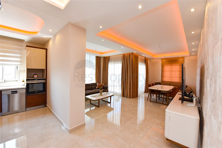 Просторный пентхаус 4+1 с видом на море в районе Махмутлар