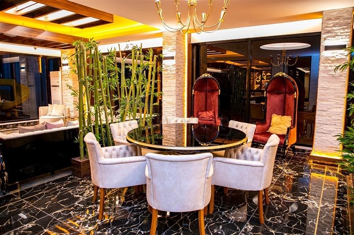 Просторный пентхаус 4+1 с видом на море в районе Махмутлар