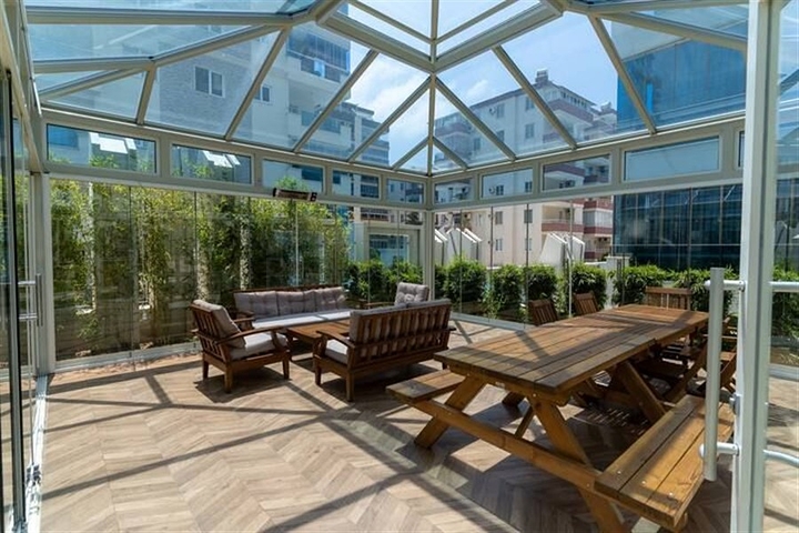 Просторный пентхаус 4+1 с видом на море в районе Махмутлар