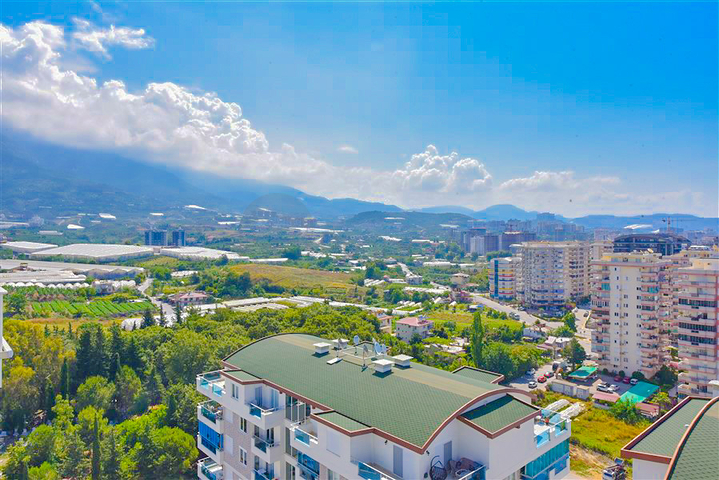 Просторный пентхаус 4+1 с видом на море в районе Махмутлар