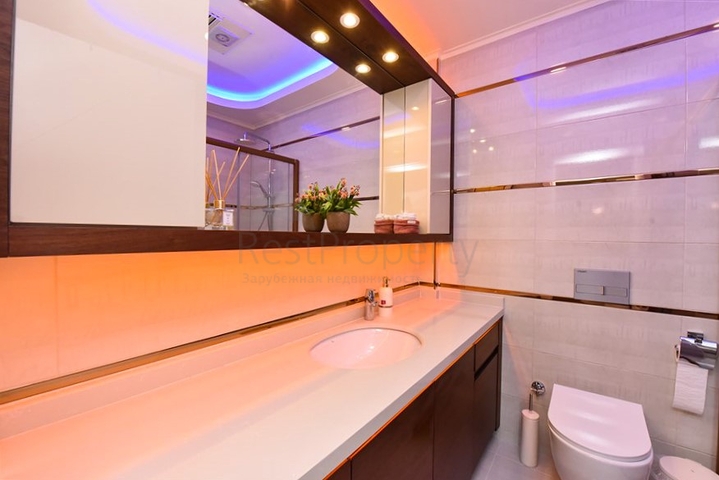 Просторный пентхаус 4+1 с видом на море в районе Махмутлар