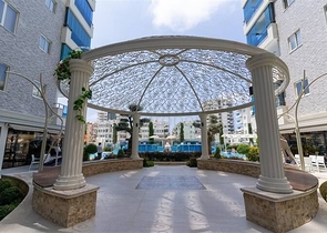 Просторный пентхаус 4+1 с видом на море в районе Махмутлар