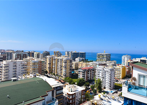 Просторный пентхаус 4+1 с видом на море в районе Махмутлар