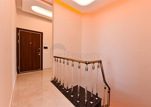 Просторный пентхаус 4+1 с видом на море в районе Махмутлар