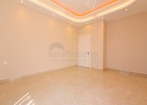 Просторный пентхаус 4+1 с видом на море в районе Махмутлар