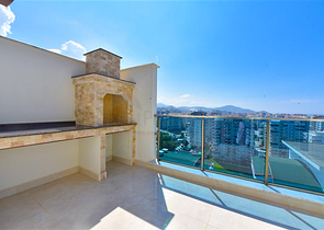 Просторный пентхаус 4+1 с видом на море в районе Махмутлар