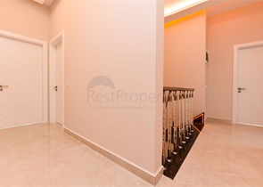 Просторный пентхаус 4+1 с видом на море в районе Махмутлар